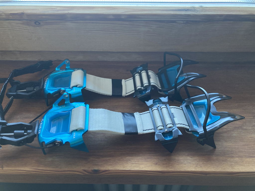 Blue Ice Harfang barrette centrale acier paire