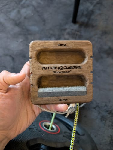 Nature Climbing Stone Hanger Smoked Edition poutre granit