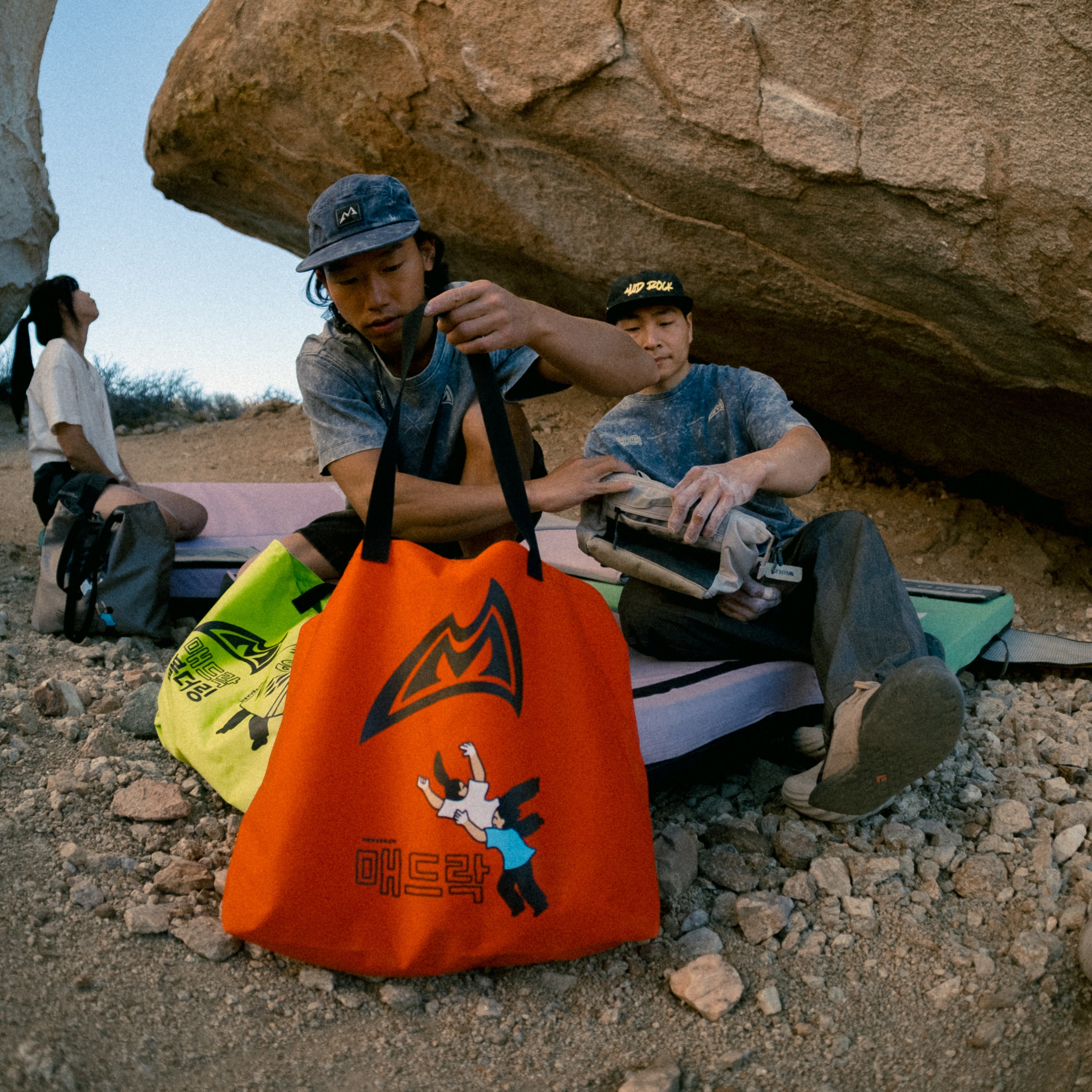 Mad Rock Taegeukgi tote bag Hekysak